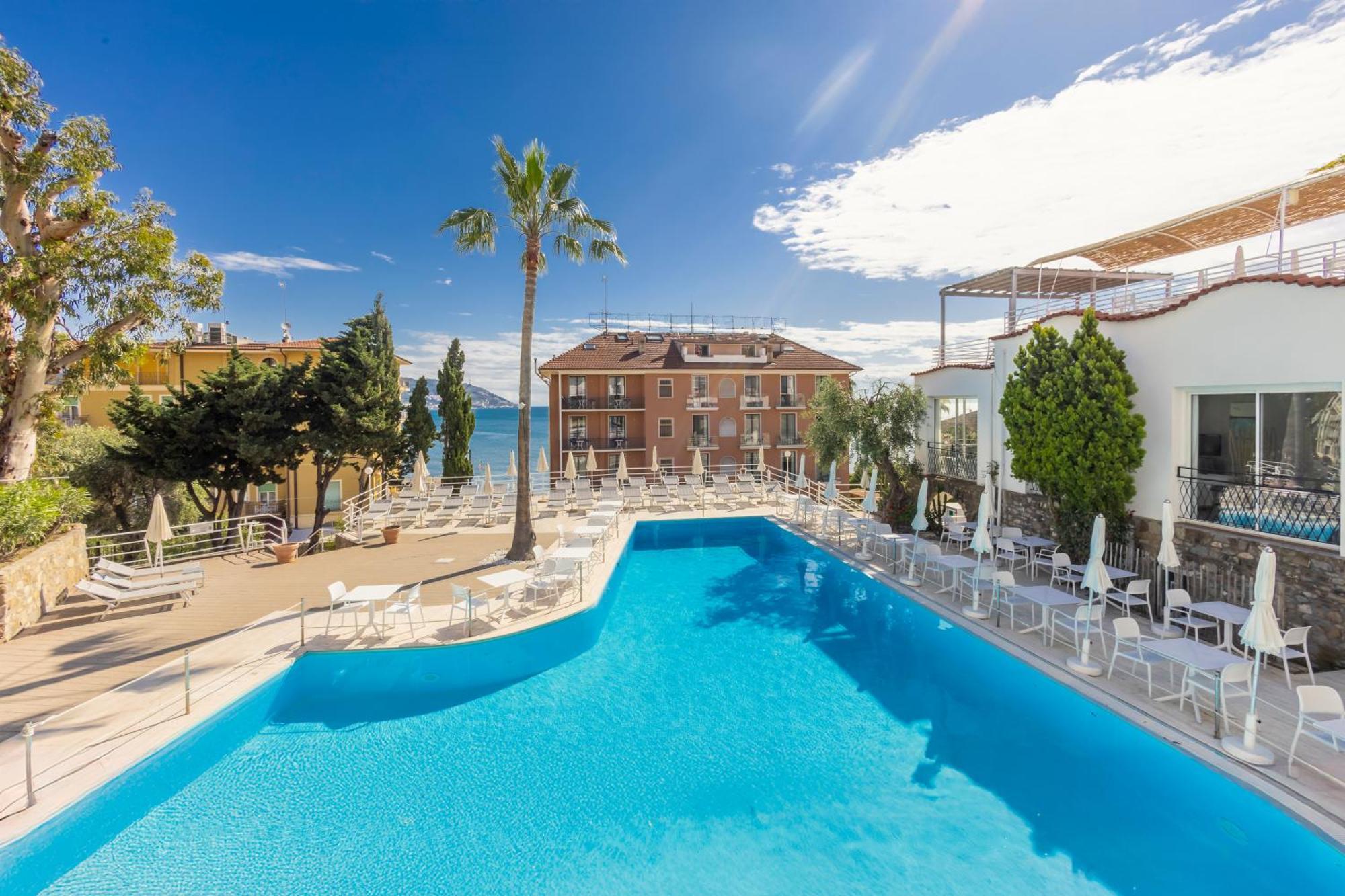 Hotel Moresco Diano Marina Exterior photo